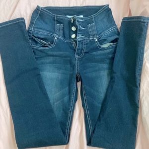 Women’s Juniors Jeans